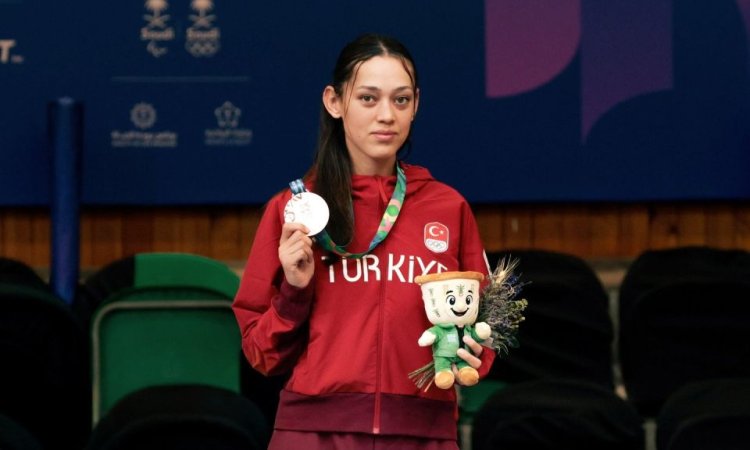 Çanakkaleli Milli Sporcu Emine Göğebakan'dan bir büyük başarı daha!